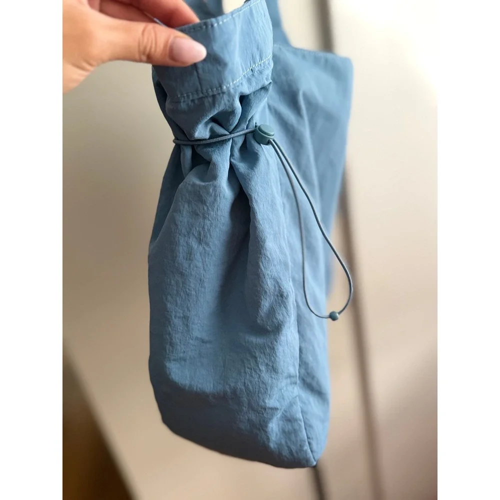 Lululemon Side-Cinch Shopper Bag 18L in Utility Blue